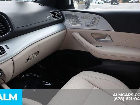 Used 2025 Mercedes-Benz GLS 450 4MATIC image 44