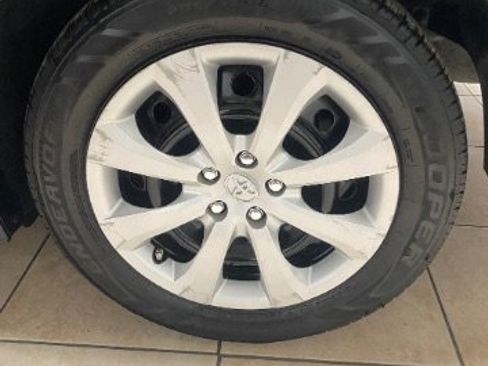 Used 2021 Toyota Corolla SE FWD image 31