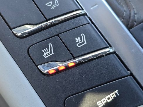 Used 2017 Porsche Macan S image 13