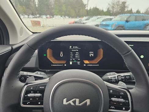 New 2026 Kia Carnival LXS image 13