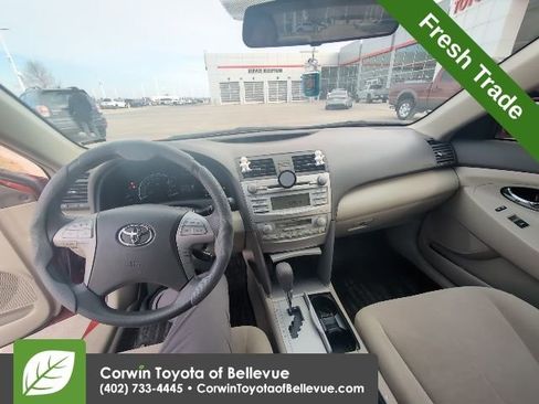 Used 2011 Toyota Camry Hybrid image 12