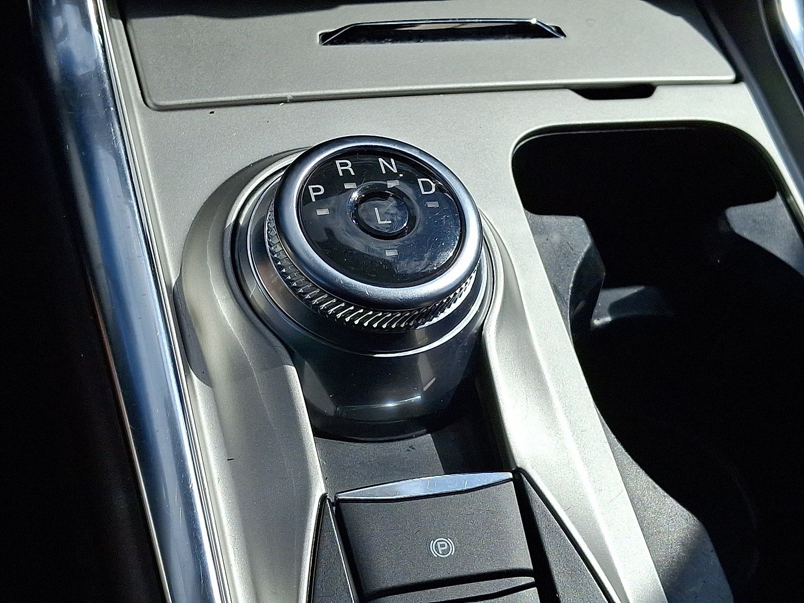 Used 2021 Ford Explorer Limited w/ Equipment Group 301A AWD/4WD image 15