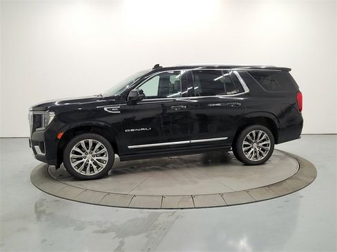 Used 2023 GMC Yukon Denali w/ Max Trailering Package image 4