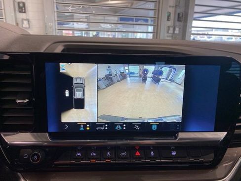 Used 2022 Chevrolet Silverado 1500 High Country w/ High Country Premium Package image 21