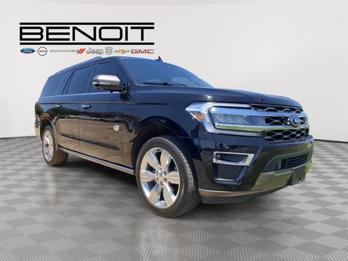 Used 2023 Ford Expedition Max King Ranch RWD image 3