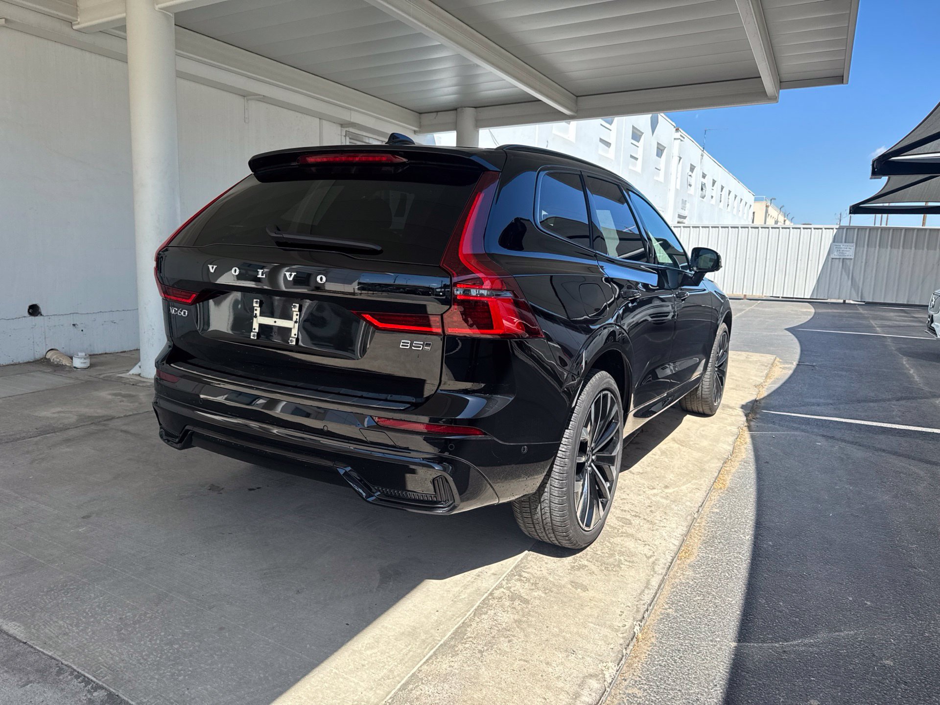 Certified 2026 Volvo XC60 B5 Ultra AWD/4WD image 8