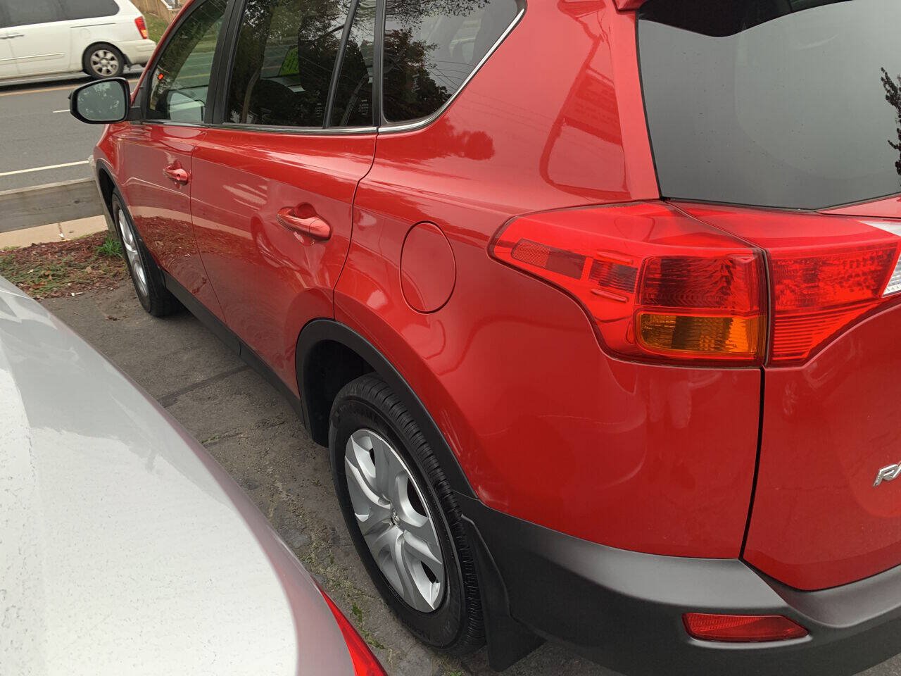 Used 2014 Toyota RAV4 LE AWD/4WD image 9