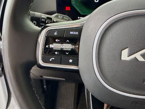 Used 2025 Kia Sorento EX w/ Panoramic Sunroof Package image 14