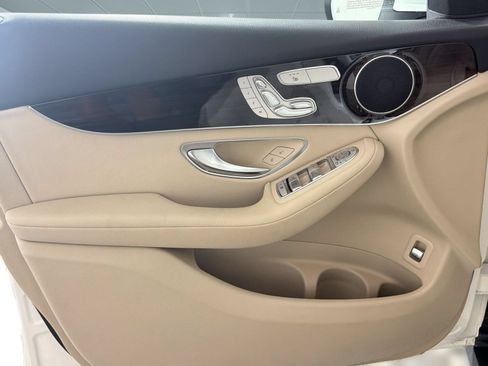 Used 2021 Mercedes-Benz GLC 300 image 22