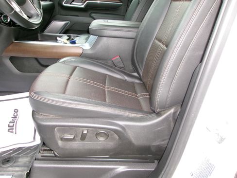 Used 2025 Chevrolet Silverado 2500 High Country w/ High Country Premium Package AWD/4WD image 11
