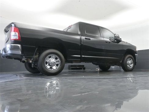 Used 2024 RAM 2500 Tradesman w/ Chrome Appearance Group image 26