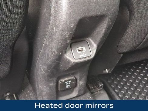 Used 2019 Jeep Renegade Latitude w/ Cold Weather Group image 22