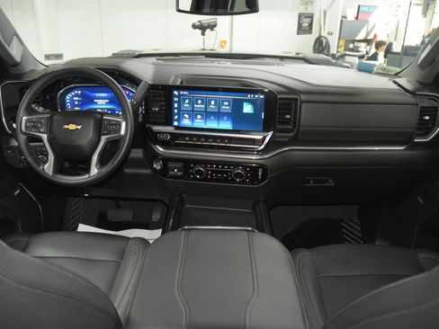 Used 2024 Chevrolet Silverado 2500 LTZ w/ LTZ Convenience Package AWD/4WD image 33
