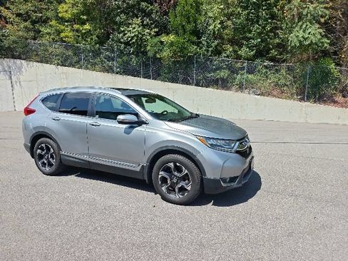 Used 2018 Honda CR-V Touring image 1