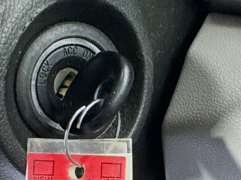 Used 2017 Hyundai Elantra SE image 18