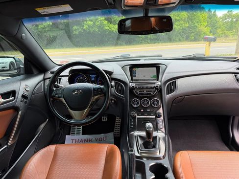 Used 2015 Hyundai Genesis 3.8 RWD image 13