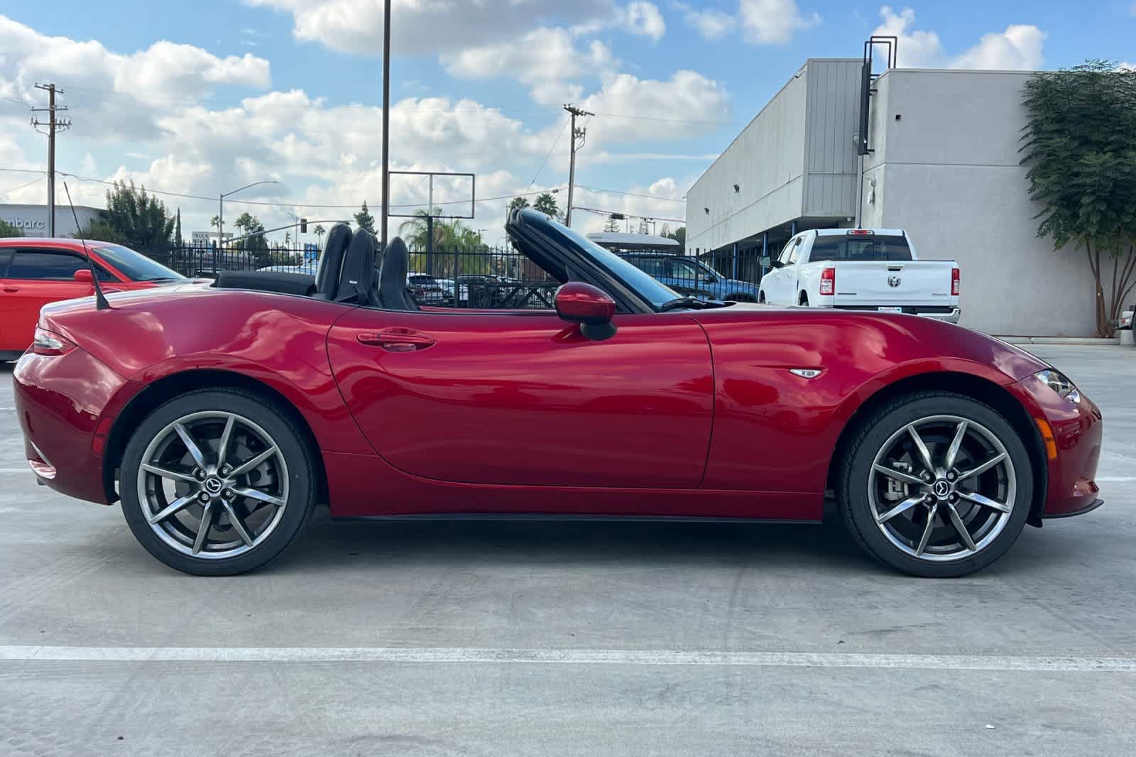 Used 2022 MAZDA MX-5 Miata Grand Touring RWD image 6