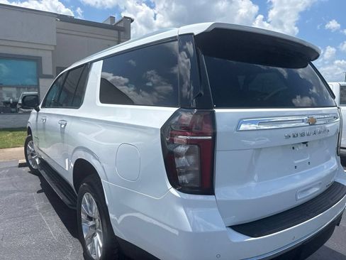 Used 2023 Chevrolet Suburban Premier AWD/4WD image 6