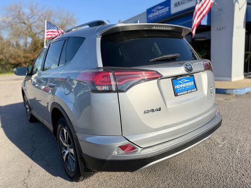 Used 2018 Toyota RAV4 XLE image 17