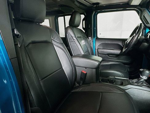 Used 2020 Jeep Wrangler Unlimited Sahara w/ Uconnect 4C Nav & Sound Group image 27