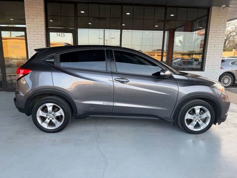 Used 2016 Honda HR-V LX image 6
