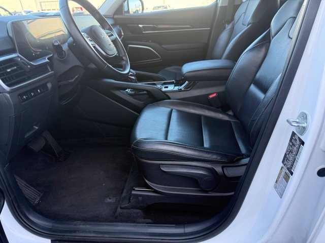 Used 2024 Kia Telluride LX FWD image 24
