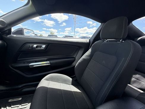 Used 2017 Ford Mustang Coupe RWD image 30