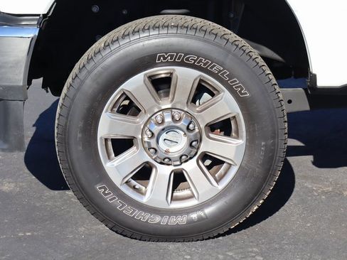 Used 2022 Ford F250 Platinum image 12