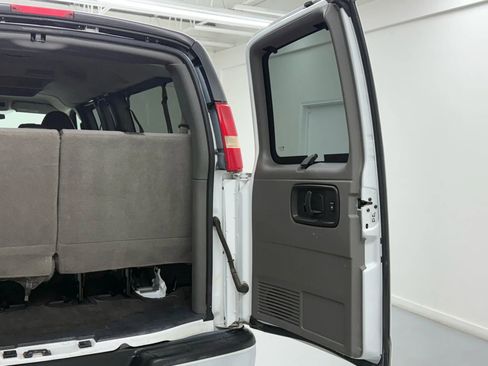 Used 2012 Chevrolet Express 3500 LT w/ LT Preferred Equipment Group image 27