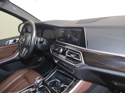 Used 2020 BMW X5 M50i w/ Executive Package AWD/4WD image 40