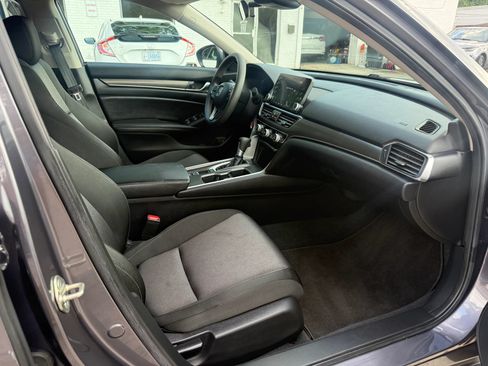 Used 2019 Honda Accord LX image 12
