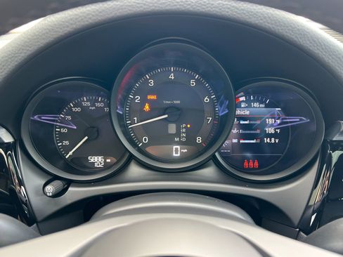 Certified 2025 Porsche Macan image 29