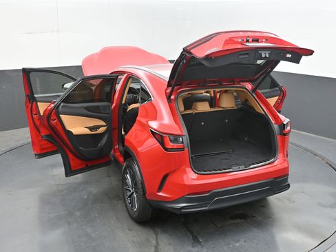 Used 2025 Lexus NX 250 FWD w/ Towing Package (2000 Lbs) image 44