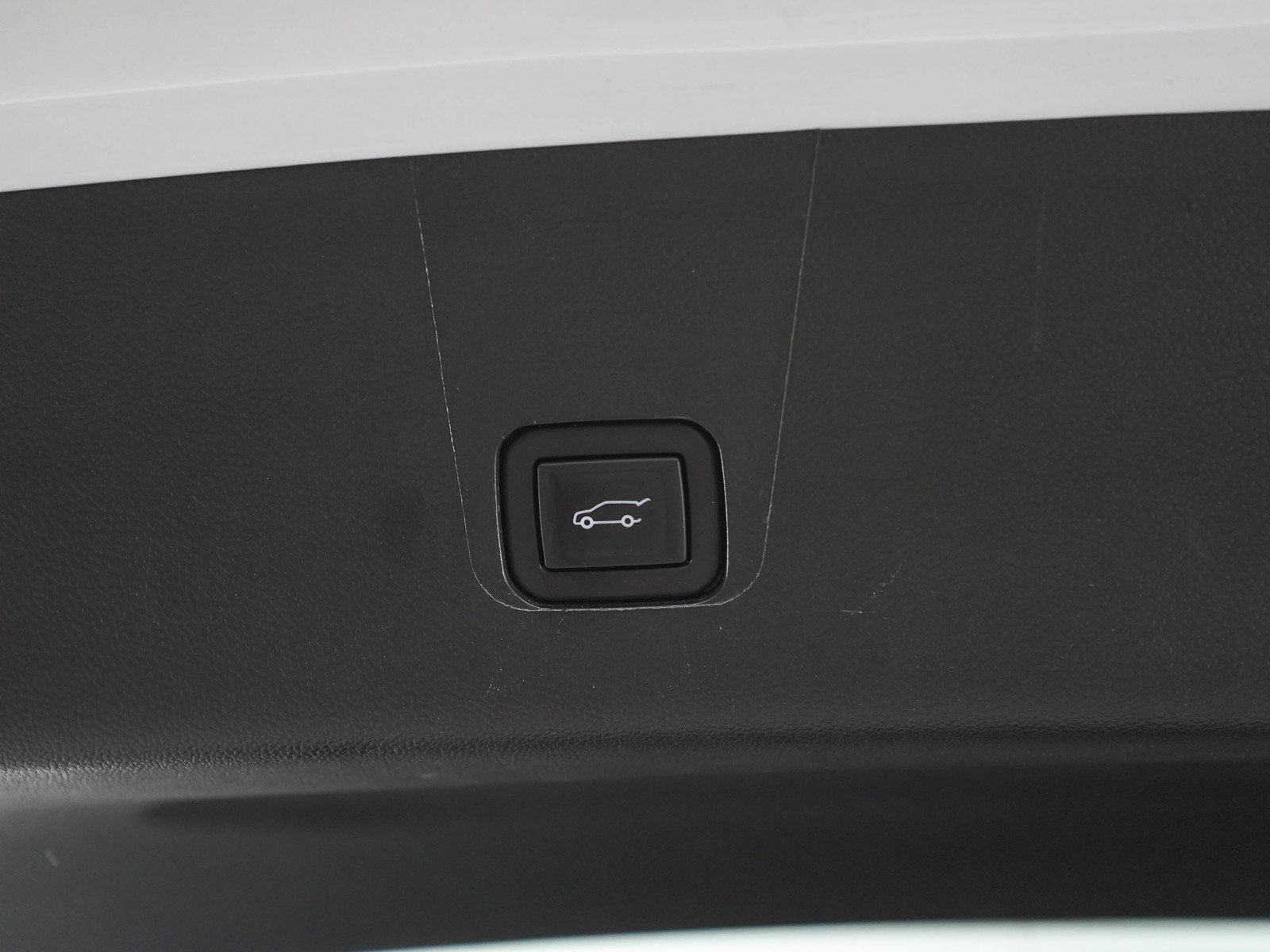 Used 2023 Chevrolet Traverse High Country w/ LPO, Floor Liner Package AWD/4WD image 18