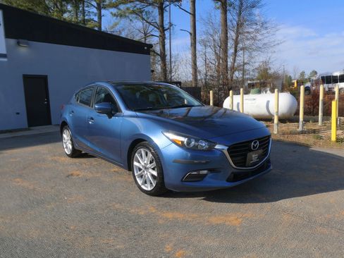 Used 2017 MAZDA MAZDA3 Touring image 3