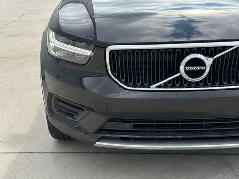Used 2020 Volvo XC40 T4 Momentum FWD image 11