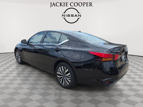Used 2026 Nissan Altima 2.5 SV FWD image 7