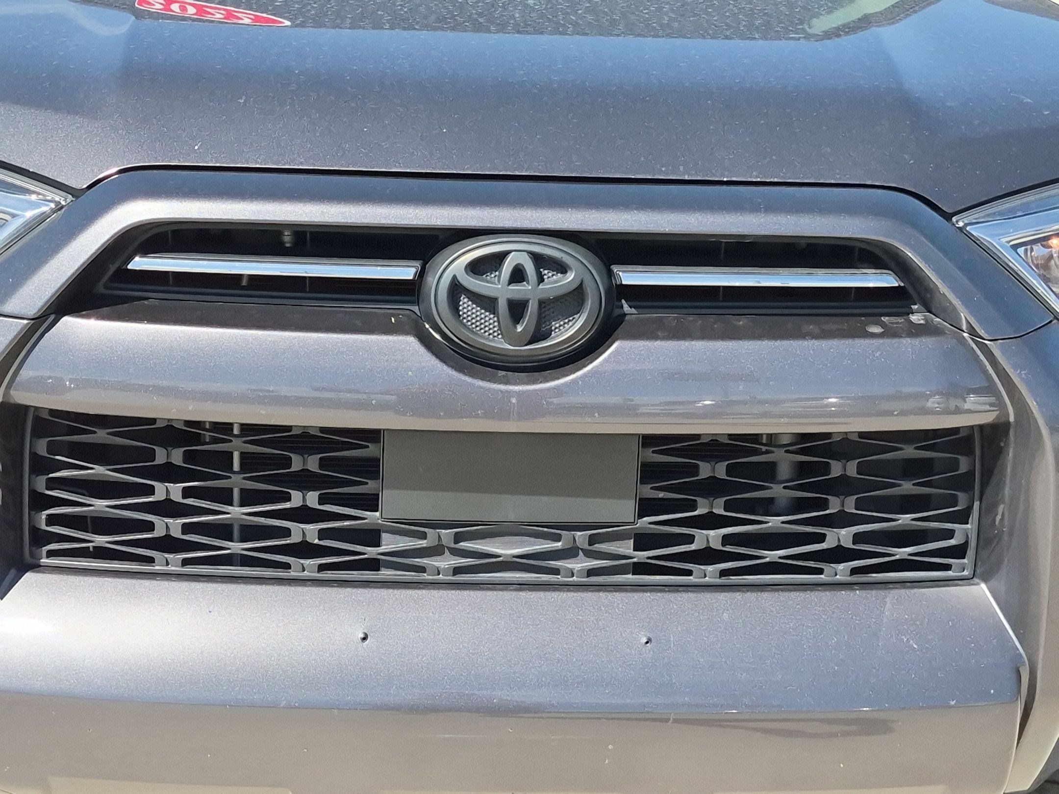 Used 2022 Toyota 4Runner SR5 AWD/4WD image 10