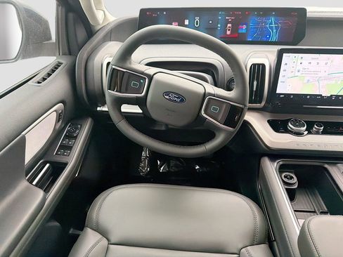 New 2026 Ford Expedition Active image 31