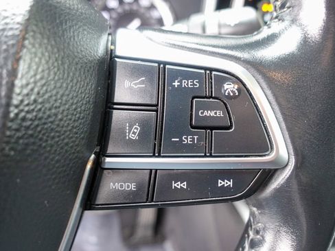 Used 2021 Toyota Highlander XLE image 15