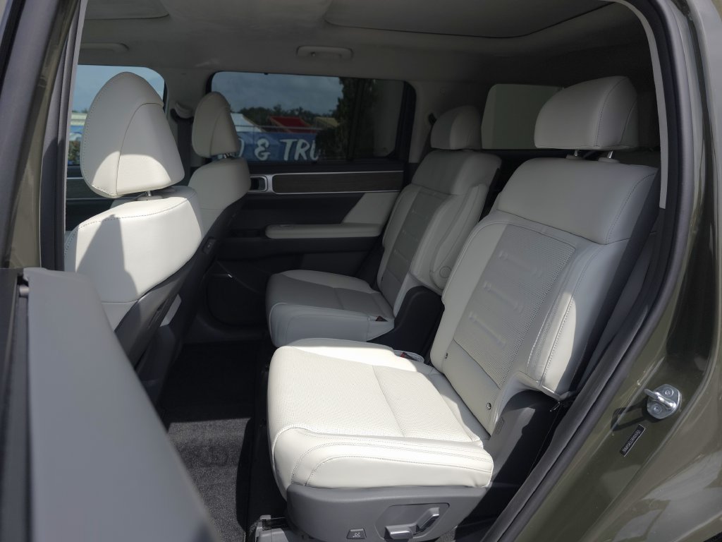 Used 2024 Hyundai Santa Fe Calligraphy FWD image 13
