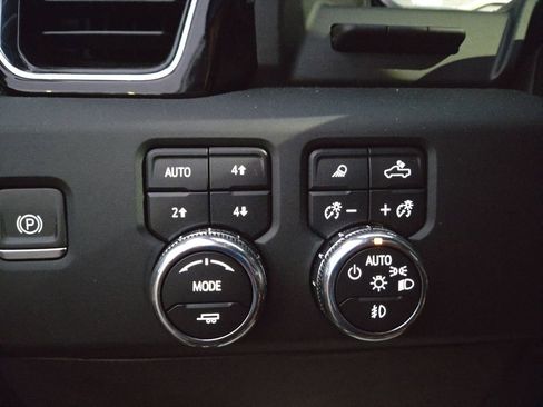 Used 2024 GMC Sierra 3500 Denali Ultimate image 22