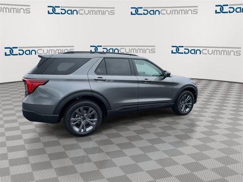 New 2026 Ford Explorer Active w/ Active Comfort Package image 8