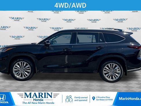 Used 2024 Toyota Highlander Platinum AWD/4WD image 6