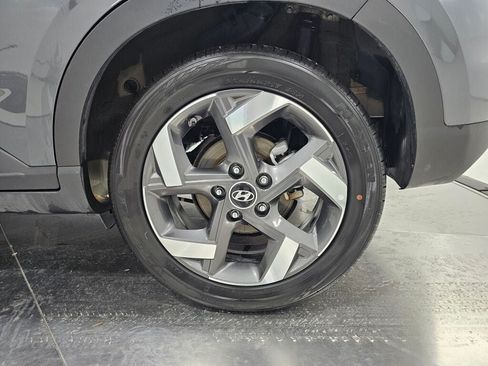 Used 2025 Hyundai Venue SEL FWD image 10