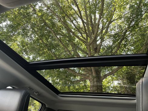 Used 2023 Ford F250 Lariat w/ Sport Appearance Package image 28