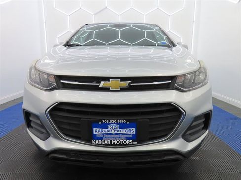 Used 2017 Chevrolet Trax LS AWD/4WD image 3