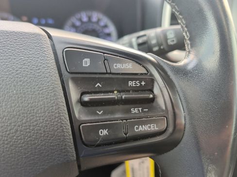 Used 2022 Hyundai Venue SEL FWD image 25