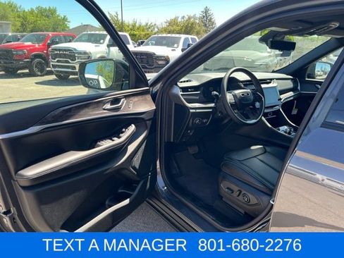 New 2026 Jeep Grand Cherokee L Limited w/ Luxury Tech Group II AWD/4WD image 11