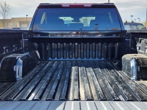 Used 2024 Chevrolet Silverado 1500 LT w/ Z71 Off-Road Package AWD/4WD image 11